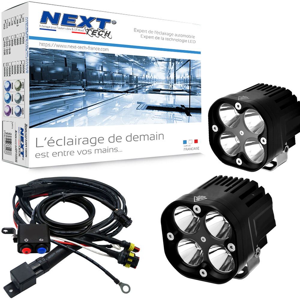 Phares LED carrés de moto NT-CX4 12V 50W de haute qualité de la marque Next Tech Swiss, avec câbles, en couleur noire, présentés sur un fond publicitaire blanc de la boutique en ligne.